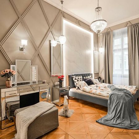 פראג Dali Wenceslas Square Apartment מראה חיצוני תמונה