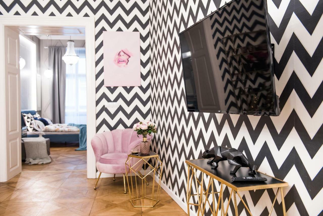 פראג Dali Wenceslas Square Apartment מראה חיצוני תמונה