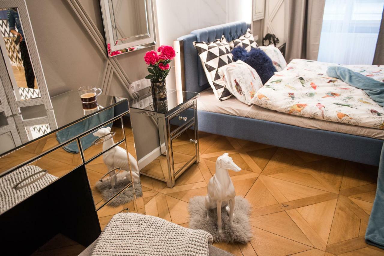 פראג Dali Wenceslas Square Apartment מראה חיצוני תמונה