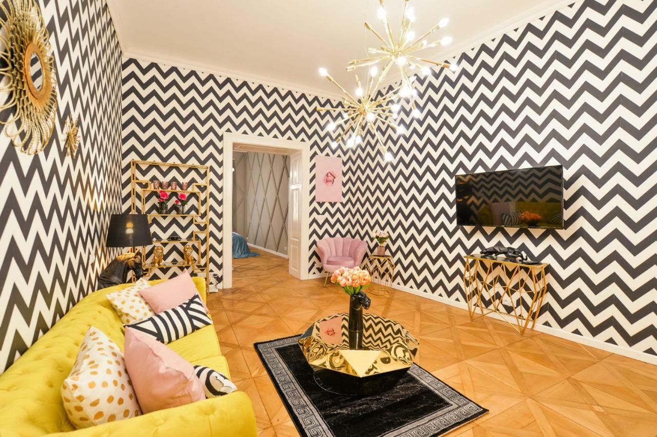 פראג Dali Wenceslas Square Apartment מראה חיצוני תמונה