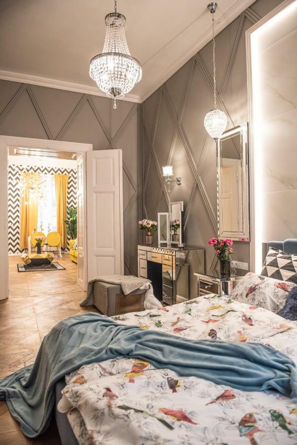 פראג Dali Wenceslas Square Apartment מראה חיצוני תמונה