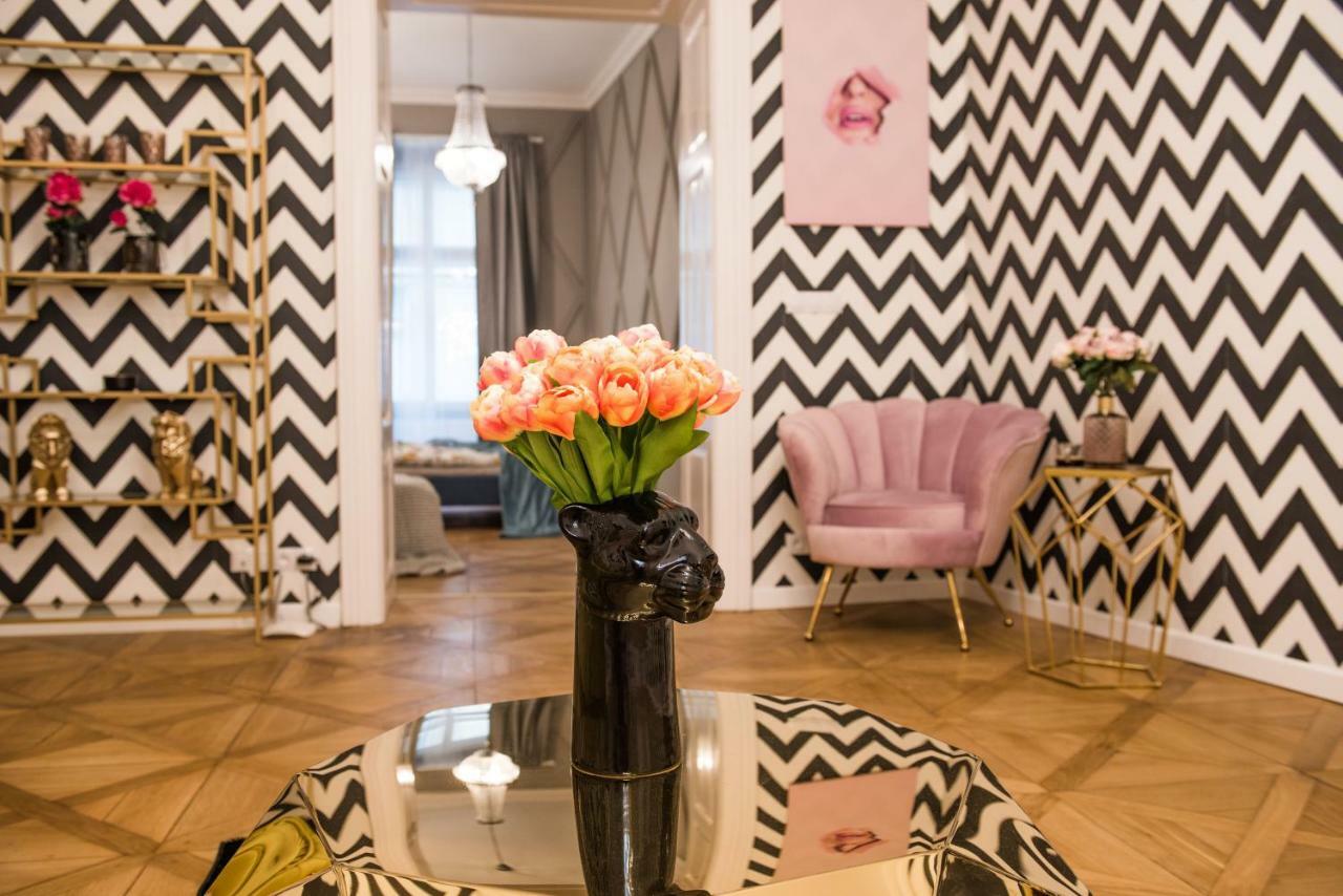 פראג Dali Wenceslas Square Apartment מראה חיצוני תמונה