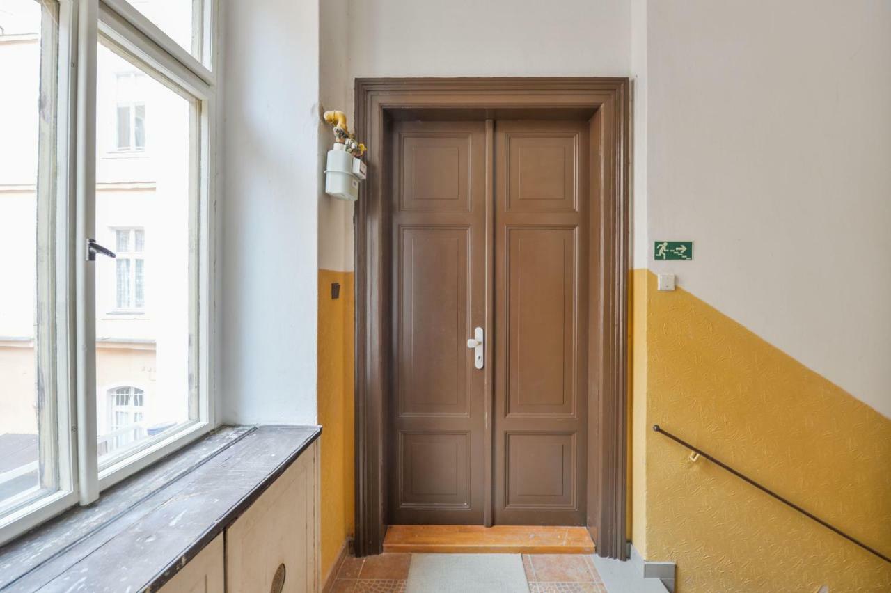 פראג Dali Wenceslas Square Apartment מראה חיצוני תמונה