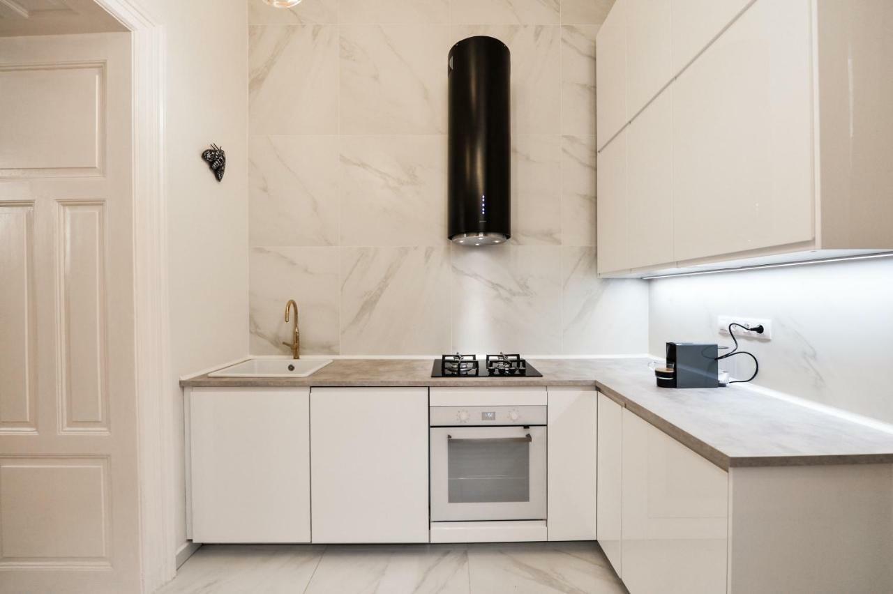 פראג Dali Wenceslas Square Apartment מראה חיצוני תמונה