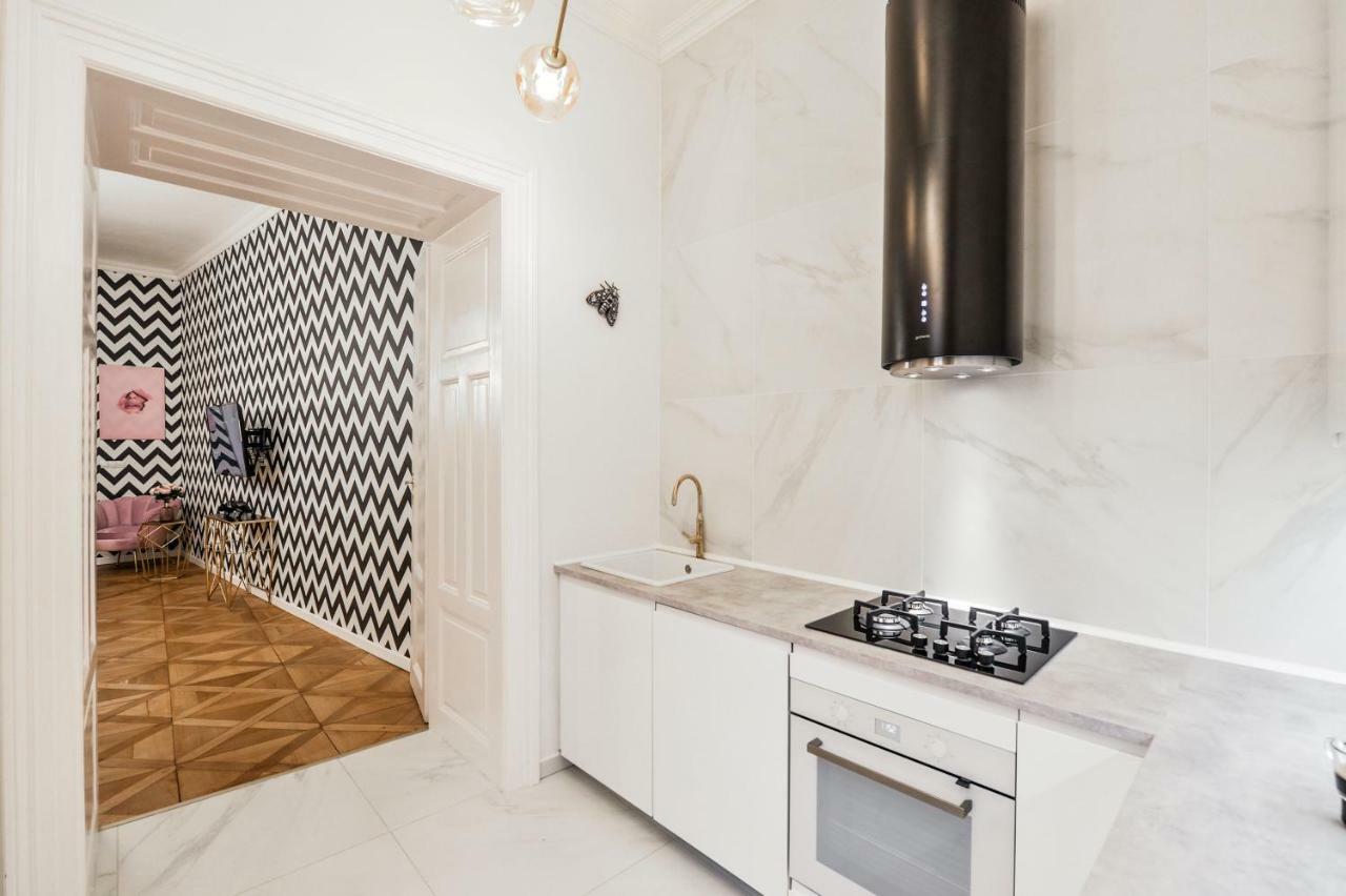 פראג Dali Wenceslas Square Apartment מראה חיצוני תמונה