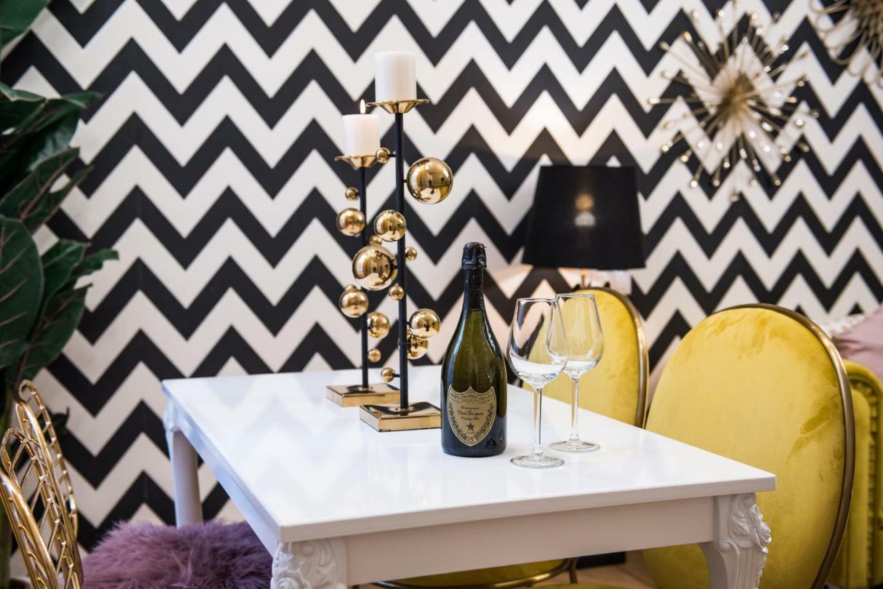 פראג Dali Wenceslas Square Apartment מראה חיצוני תמונה