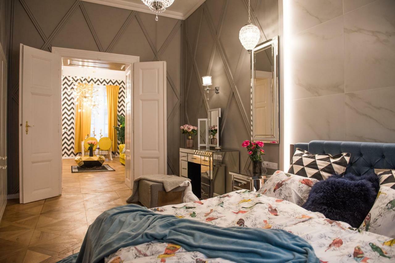 פראג Dali Wenceslas Square Apartment מראה חיצוני תמונה