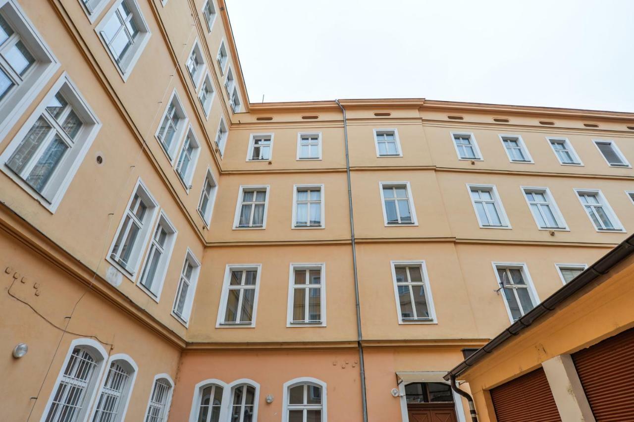 פראג Dali Wenceslas Square Apartment מראה חיצוני תמונה