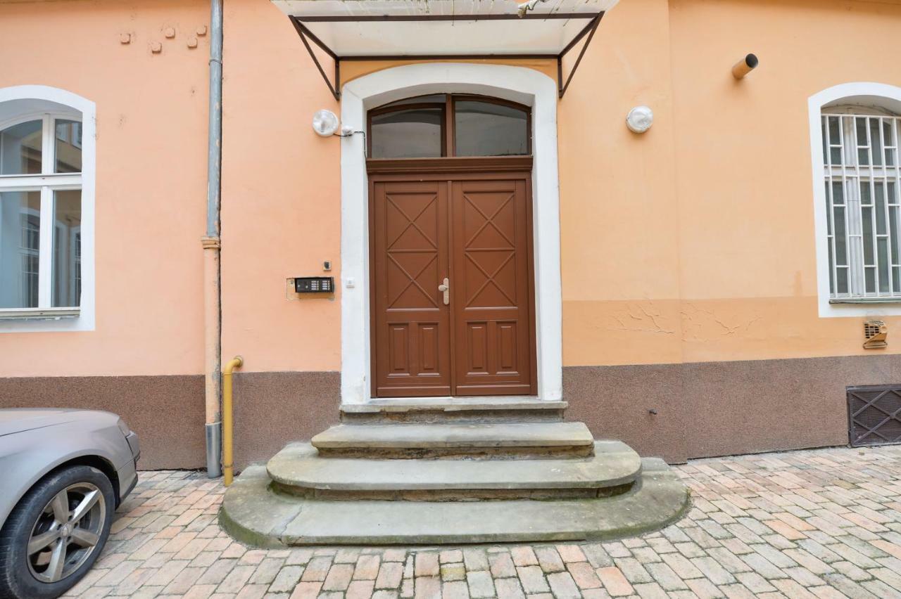 פראג Dali Wenceslas Square Apartment מראה חיצוני תמונה